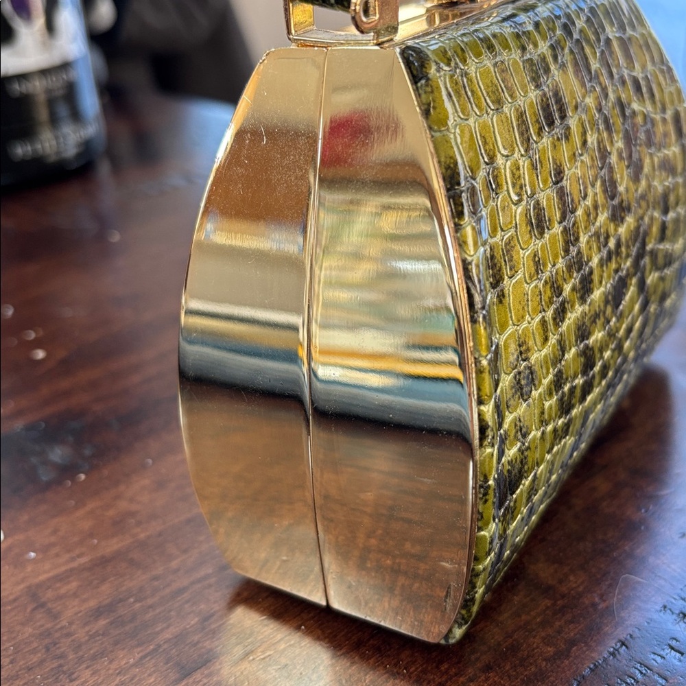 Debbie Brooks green acrylic/leather embossed mini bag - Picture 5 of 8